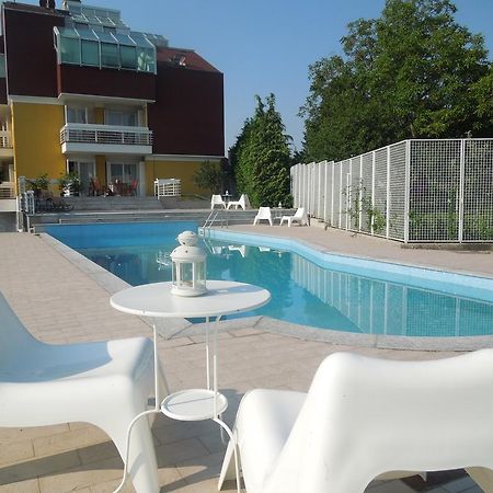 Lägenhet på 50 m² i Maksimir, med 1 sovrum och 1 badrum  Zagreb Exteriör bild